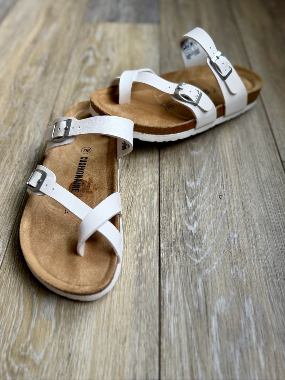 Cushionaire Luna Sandals — NEW GREAT CONDITION - Picture 4 of 4
